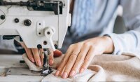 آموزش تعمیر لباس در خانه؛ چگونه لباس‌های پاره را در خانه تعمیر کنیم؟
