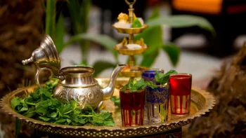 چای مراکشی چیست؟ خواص، فواید و طرز تهیه اصیل آن