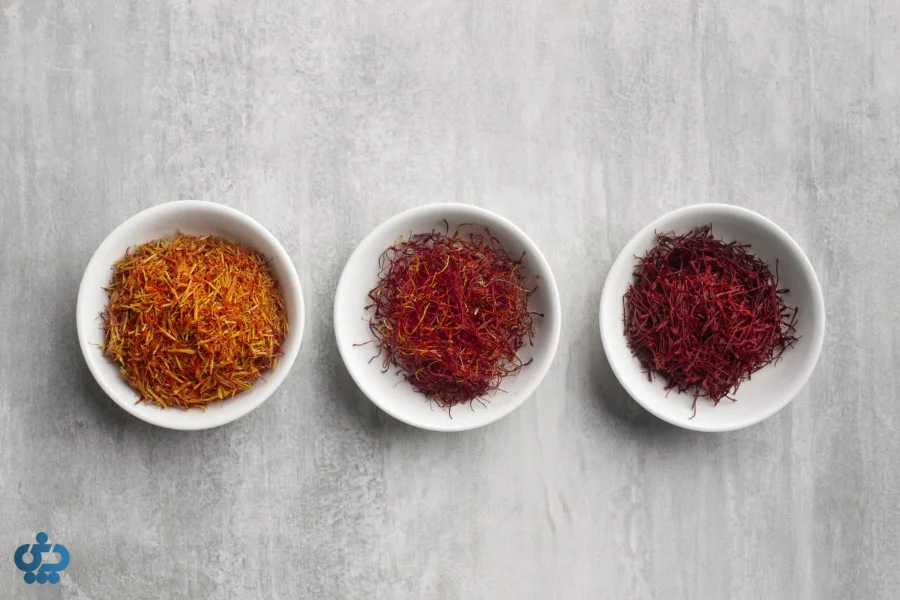 انواع زعفران: سرگل، نگین، پوشال و دسته