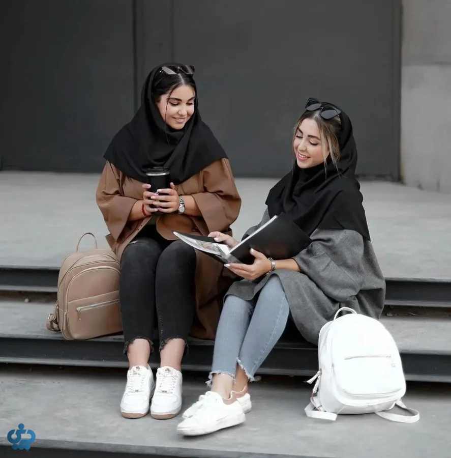 عینک مناسب استایل دانشجویی