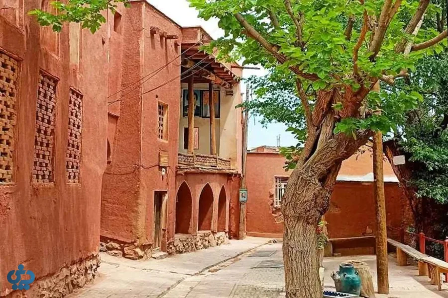ابیانه؛ نگین سرخ‌رنگ کاشان
